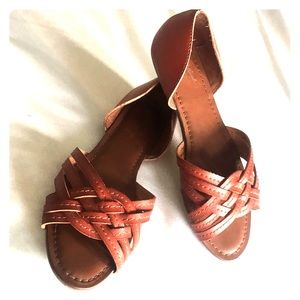 Universal thread brown leather flats
